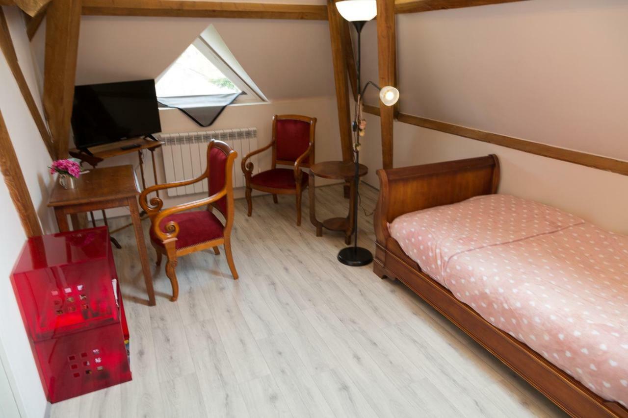Les Landes Hotel Rilhac-Rancon Екстериор снимка